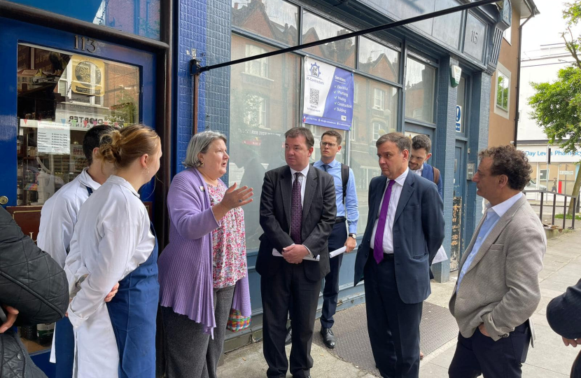 Greg and the Minister for Roads meet local businesses 