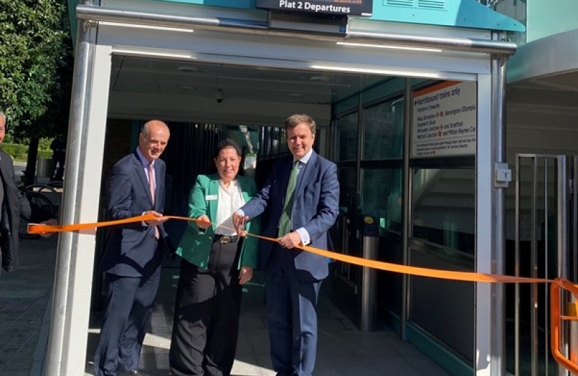 Greg Hands MP opens new entrance at Imperial Wharf Station