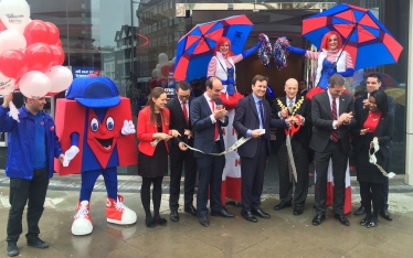 Greg Hands MP At the opening of Metro Bank, Kings Road, Chelsea.